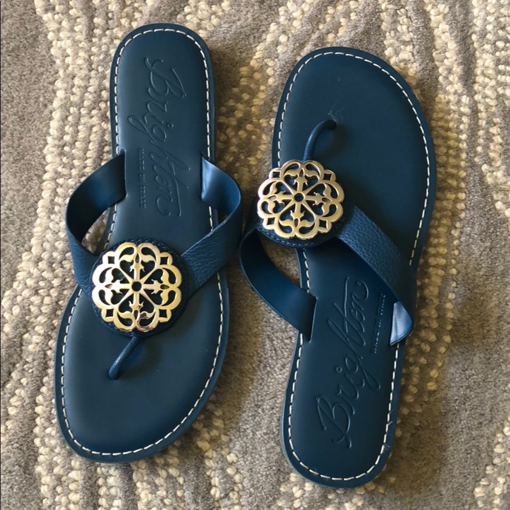 Brighton blue leather sandals w/silver medallion